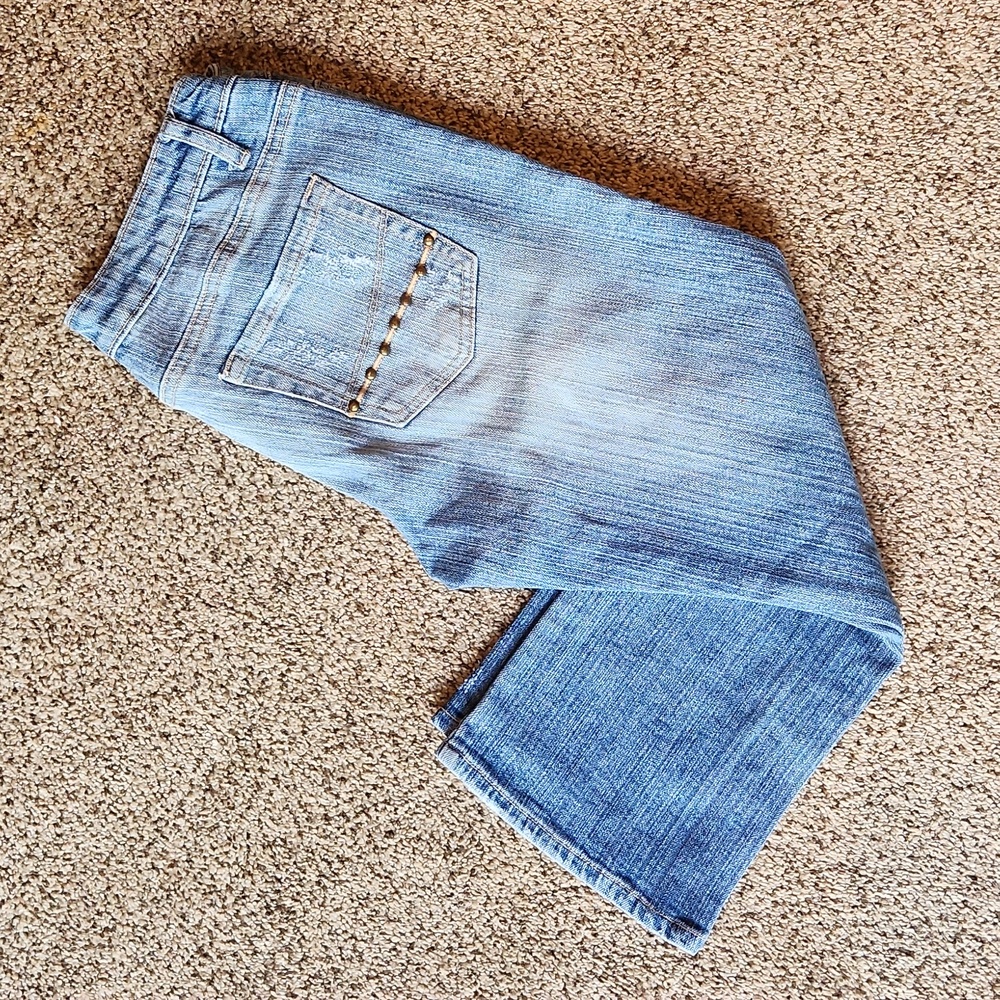 Seductions | Distressed Stretchy Capris
